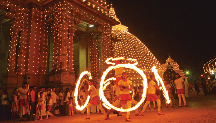 ケラニヤ・ドゥルス・マハ・ペラヘラ